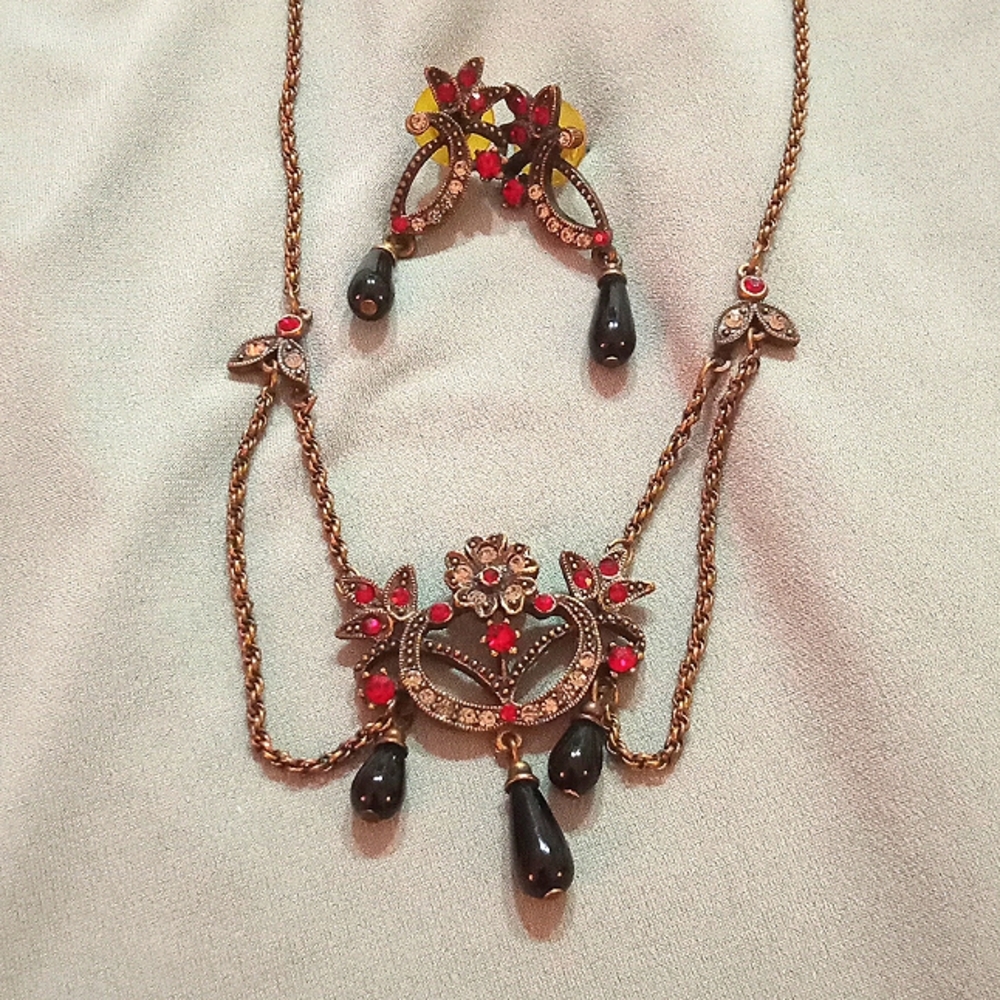 Sweet Romance necklace set